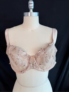 Paramour 34DDD Underwire Bra in delicate nude lace